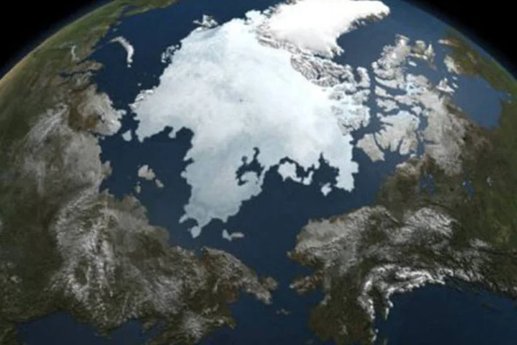 O Oceano Ártico sofre uma rápida acidificação devido às emissões de CO2, um fenômeno que ameaça o frágil ecossistema da região (©afp.com)