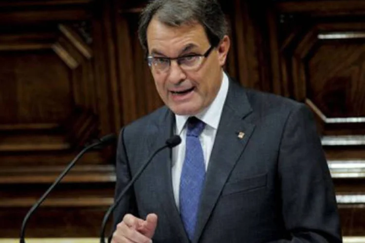 Artur Mas: ele justificou sua decisão de antecipar o pleito devido à recusa do governo espanhol em conceder à Catalunha um tratamento fiscal especial (Josep Lago/AFP)