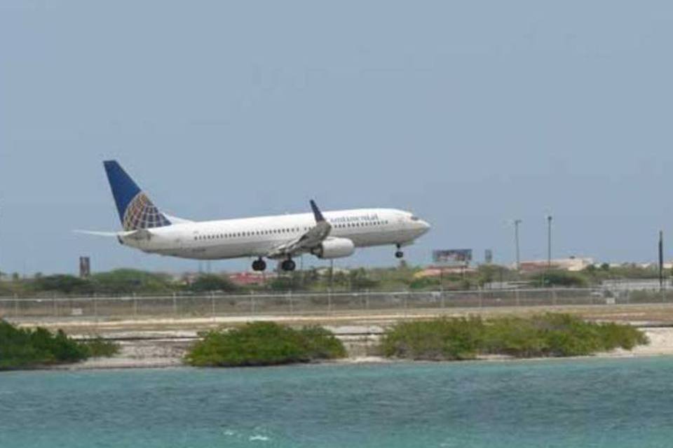 Venezuela retoma voos a Aruba, apesar de impasse