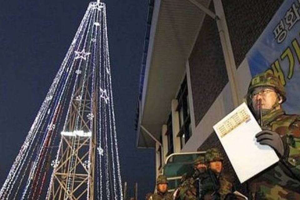 Iluminação de árvore de Natal pode agravar tensão entre Coreias