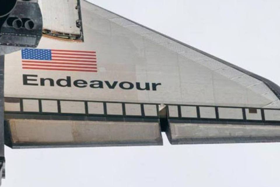 Endeavour chega a Houston em sua viagem final