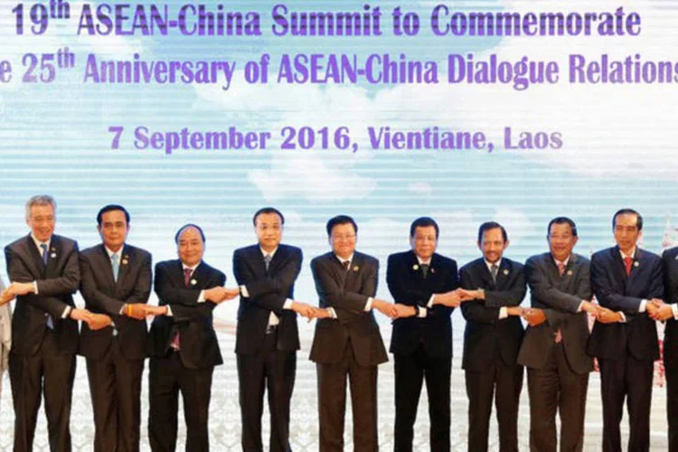 
	Asean: durante o encontro de tr&ecirc;s dias realizado em Vientiane, o grupo aprovou resolu&ccedil;&otilde;es
 (Soe Zeya Tun/Reuters)