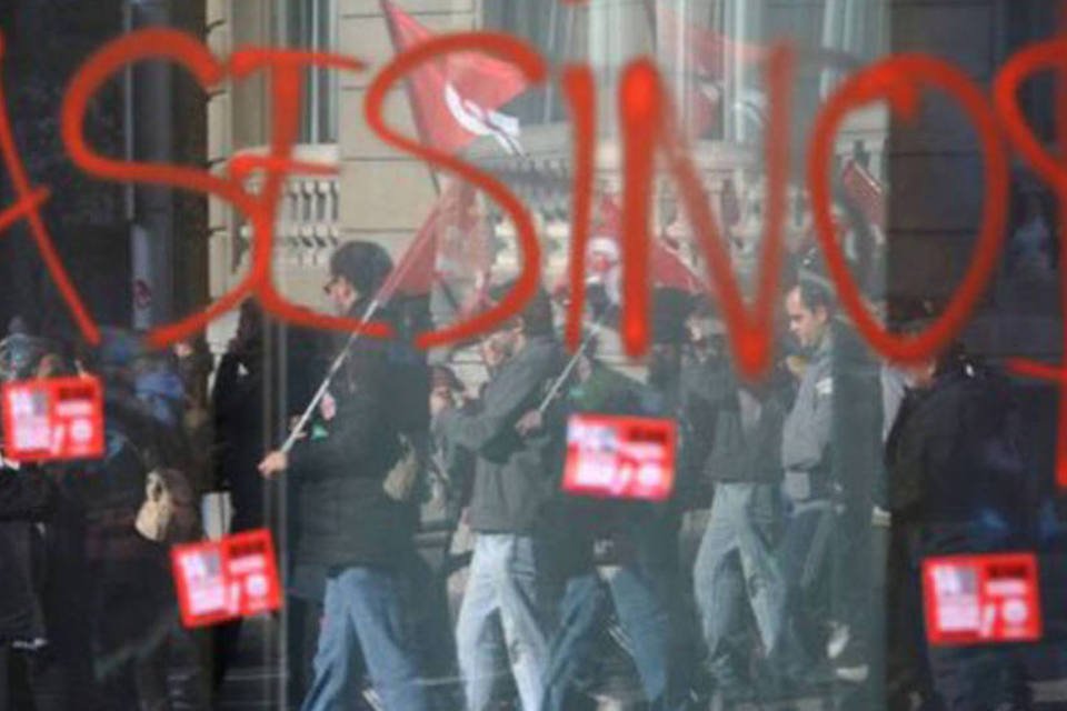 Europa se mobiliza contra austeridade com greves e protestos