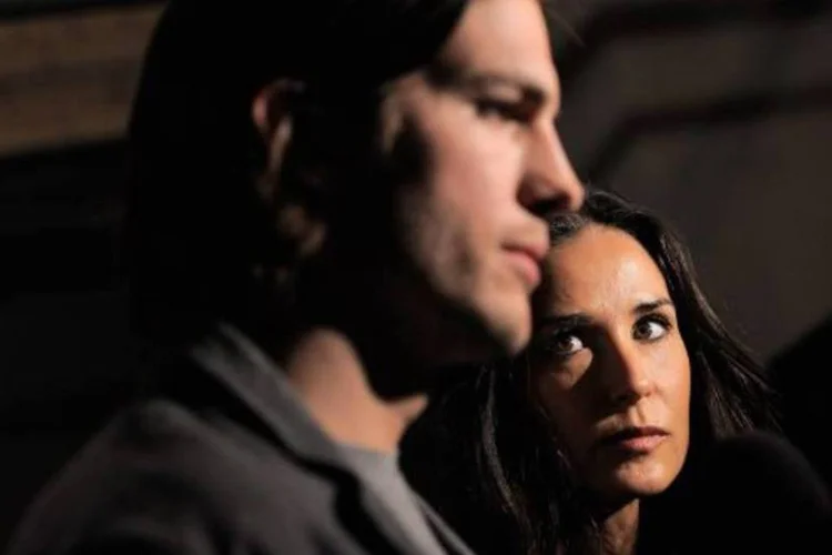 Demi Moore não resistiu à traição do marido, 16 anos mais jovem, flagrado com uma modelo de vinte e poucos anos na noite em que o casal completava seis anos de casamento (Jemal Countess/Getty Images)
