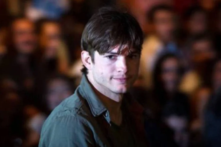 O ator Ashton Kutcher fará o papel de Jobs: Jobs morreu no dia 5 de outubro de 2011 aos 56 anos após travar uma longa batalha contra o câncer (©AFP/File / Yasuyoshi Chiba)