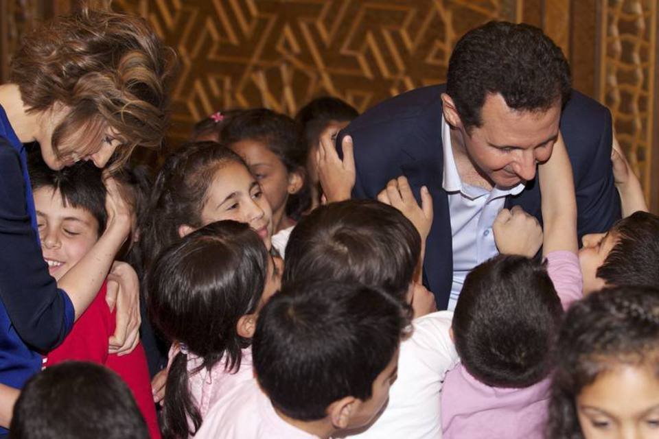 Assad e sua mulher entram na corrida presidencial na Síria
