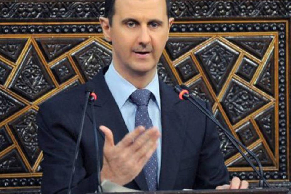 Assad elogia tropas, mas seu paradeiro é um mistério