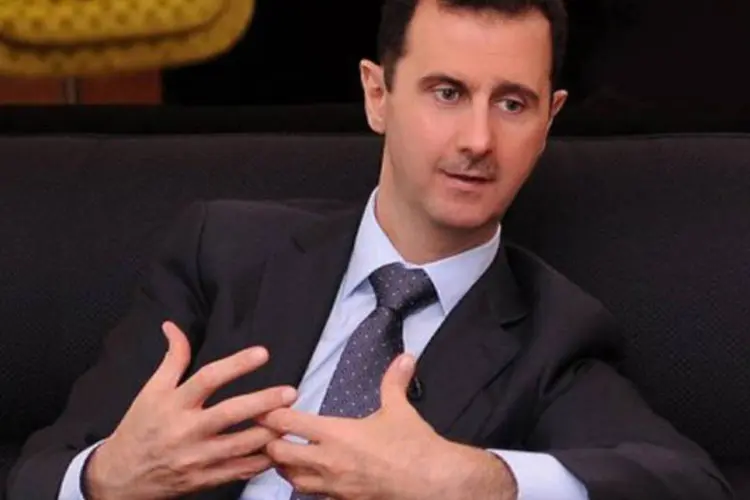 
	Bashar al-Assad: os chefes da diplomacia da UE tamb&eacute;m aprovaram novas san&ccedil;&otilde;es contra a S&iacute;ria ao congelar os fundos e negar vistos a 28 pessoas pr&oacute;ximas a Assad
 (AFP)