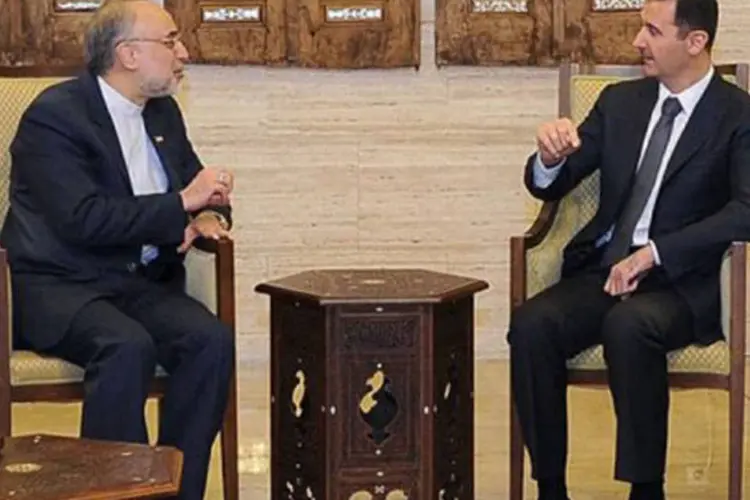 Bashar al-Assad se reúne com chanceler iraniano: "o eixo de resistência" incluiria a Síria, o Irã e seus aliados libaneses do Hezbollah e palestinos do Hamas e da Jihad Islâmica (©AFP / -)