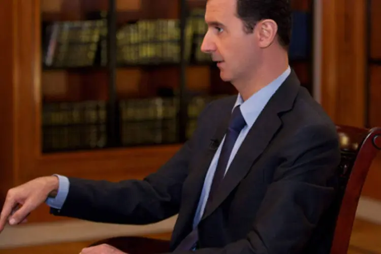 Presidente da Síria, Bashar al-Assad, durente entrevista para a rede de televisão al-Mayadin, em Damasco (SANA/Divulgação via Reuters)