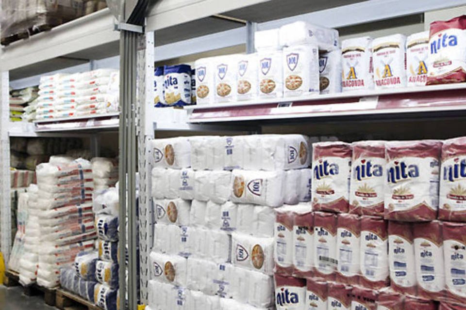 
	Atacado: uma das demandas &eacute; a negocia&ccedil;&atilde;o com a ind&uacute;stria para impress&atilde;o do c&oacute;digo de barras nas caixas dos produtos
 (DANIELA TOVIANSKY)