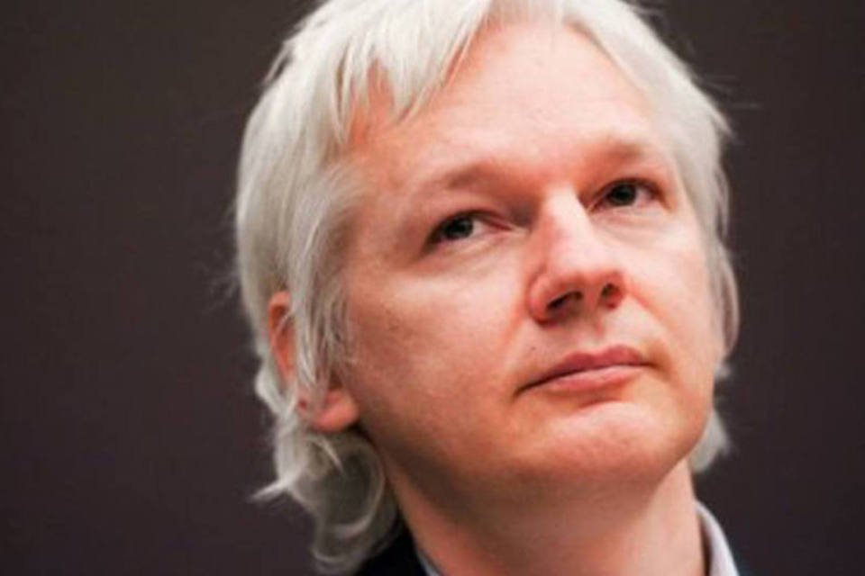 Assange prevê deixar Embaixada do Equador em 1 ano