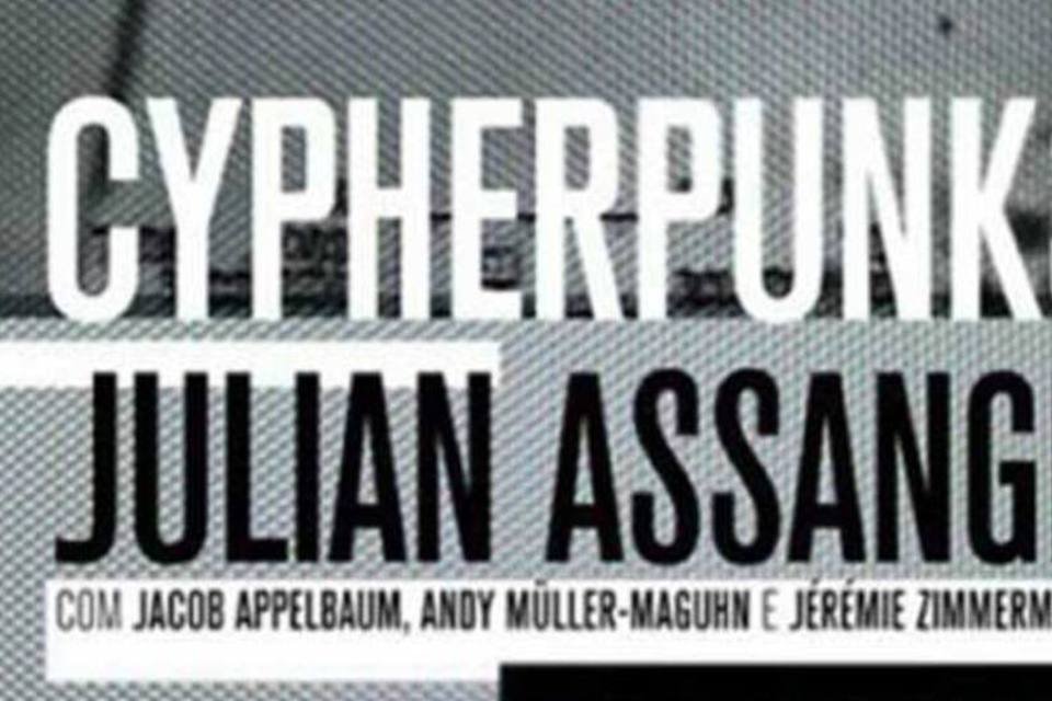 Julian Assange lança primeiro livro no Brasil