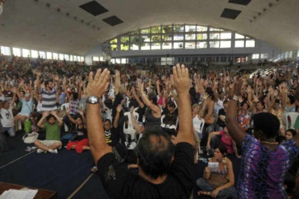 Professores iniciam greve no Rio de Janeiro