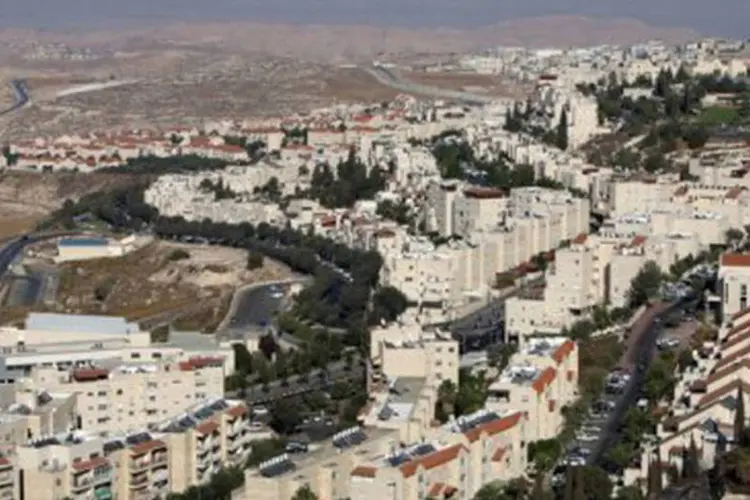 
	Assentamento judeu de Pisgat Zeev na Cisjord&acirc;nia: premi&ecirc; disse, entretanto, que&nbsp;limitaria o quanto puder o n&uacute;mero de enclaves removidos
 (Ahmad Gharabli/AFP)