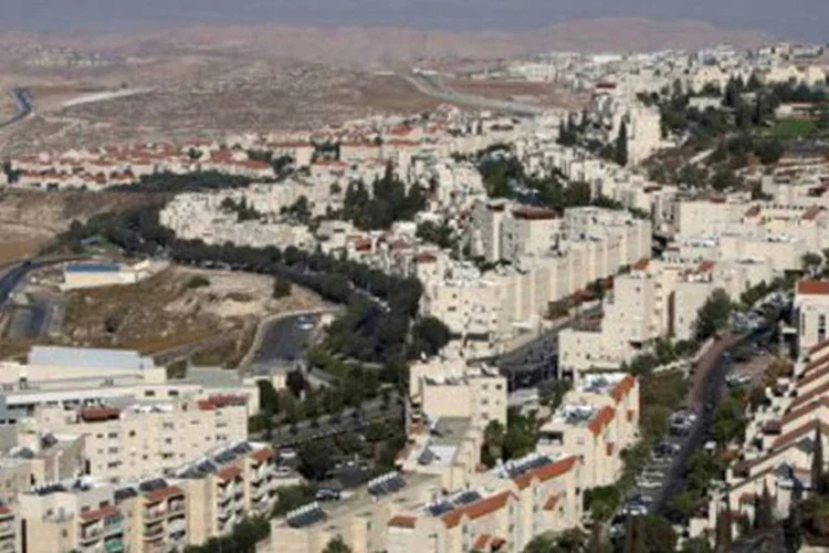 
	Assentamento judeu de Pisgat Zeev na Cisjord&acirc;nia: as disputas entre &aacute;rabes e judeus na regi&atilde;o j&aacute; resultou em v&aacute;rias mortes
 (Ahmad Gharabli/AFP)