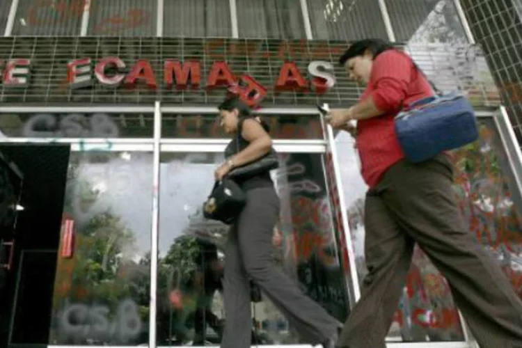 
	Sede da Federa&ccedil;&atilde;o de C&acirc;maras e Associa&ccedil;&otilde;es de Com&eacute;rcio (Fedecamaras) da Venezuela: centros ter&atilde;o que racionar energia
 (Juan Barreto/AFP)