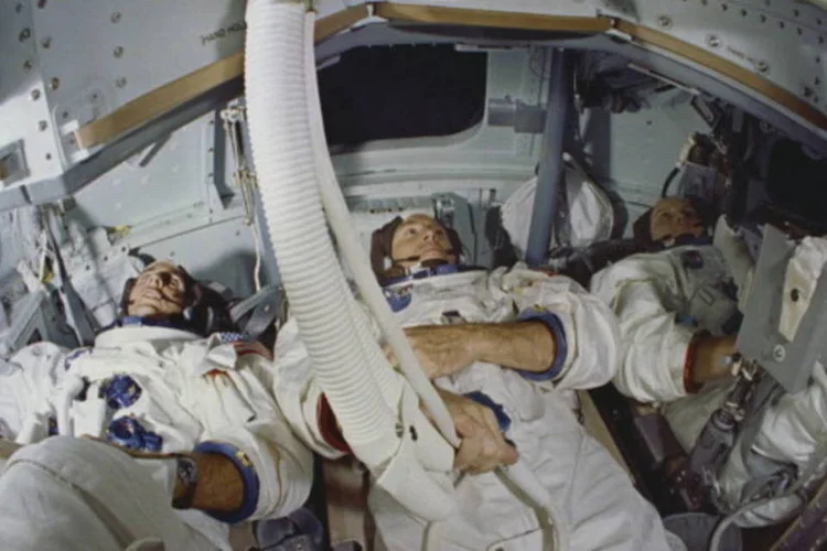 Astronautas da missão Apollo 13: escova de dentes foi utilizada pelo piloto da nave (Getty Images)