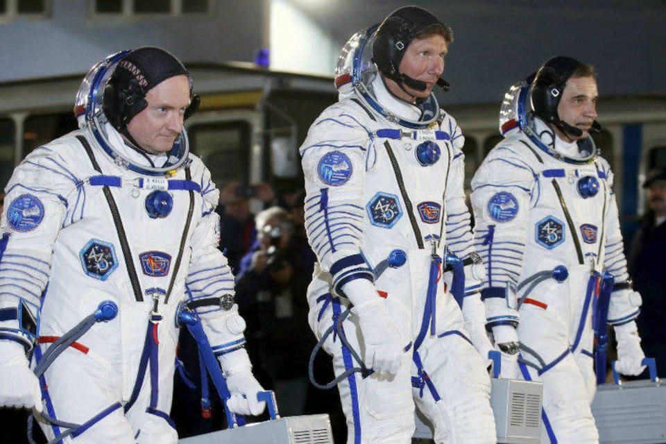 Tripulantes dos EUA e Rússia decolam para ficar 1 ano na ISS