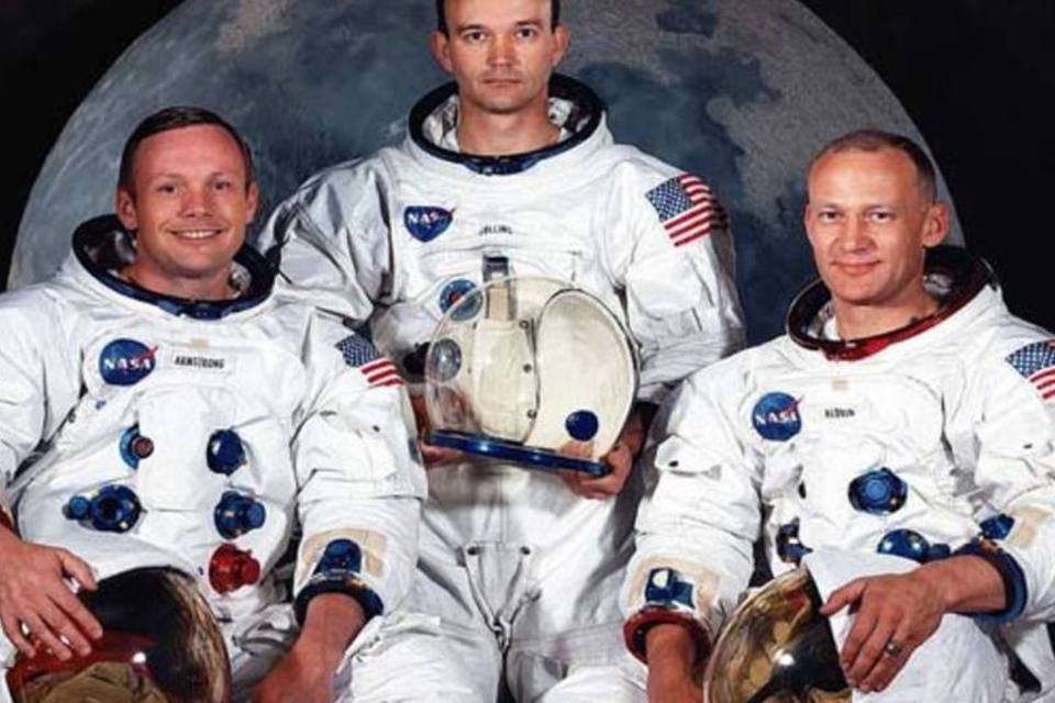Astronautas prestam homenagem ao amigo Neil Armstrong