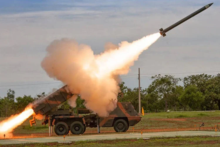 Veículos militares (Divulgação)