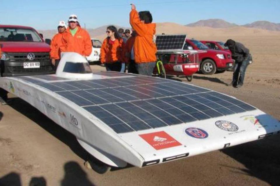 Corrida solar no Chile incentiva uso de carros movidos a energia renovável