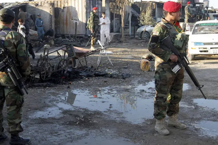 
	Ataque a aeroporto no Afeganist&atilde;o: segundo os &uacute;ltimos dados divulgados pelo Minist&eacute;rio da Defesa, 37 civis e nove talebans morreram no ataque, que deixou outros 35 feridos
 (Reuters)
