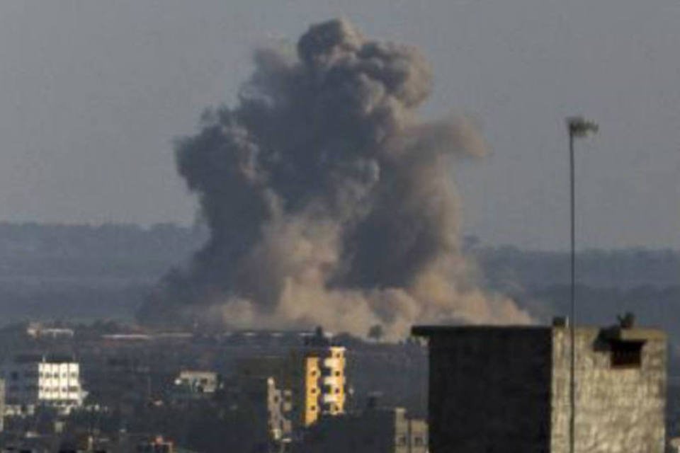 Caças-bombardeiros israelenses matam dez pessoas em Gaza
