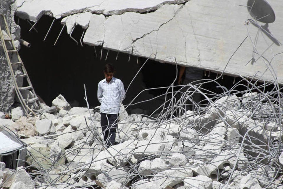 Rússia acusa EUA de matar mais de 20 civis em bombardeio na Síria