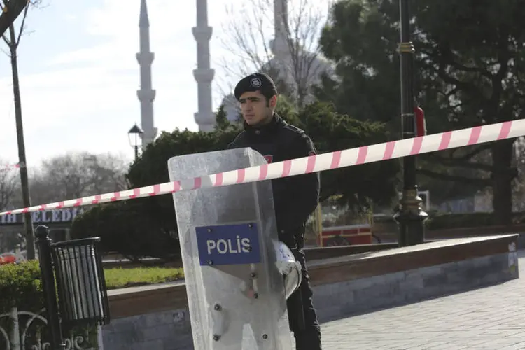 
	Ataques na Turquia: oito cidad&atilde;os alem&atilde;es morreram no atentado ocorrido em Istambul e associado ao Estado Isl&acirc;mico
 (Kamal Aslan / Reuters)