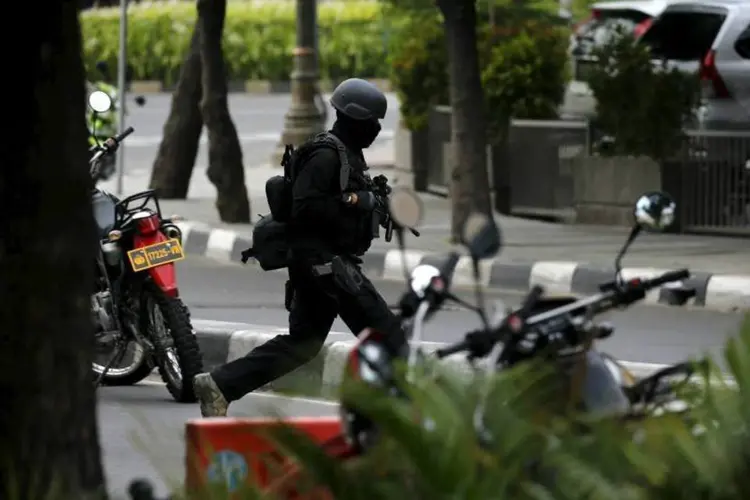 
	Ataque em Jacarta, na Indon&eacute;sia: atentado foi reivindicado pelo grupo Estado Isl&acirc;mico (EI)
 (REUTERS/Beawiharta)