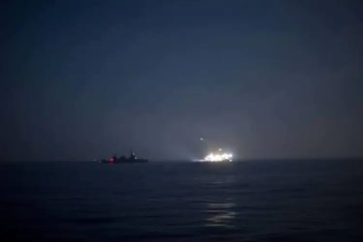 Navio da marinha israelense intercepta frota que levava ajuda humanitária a população em Gaza.  (.)