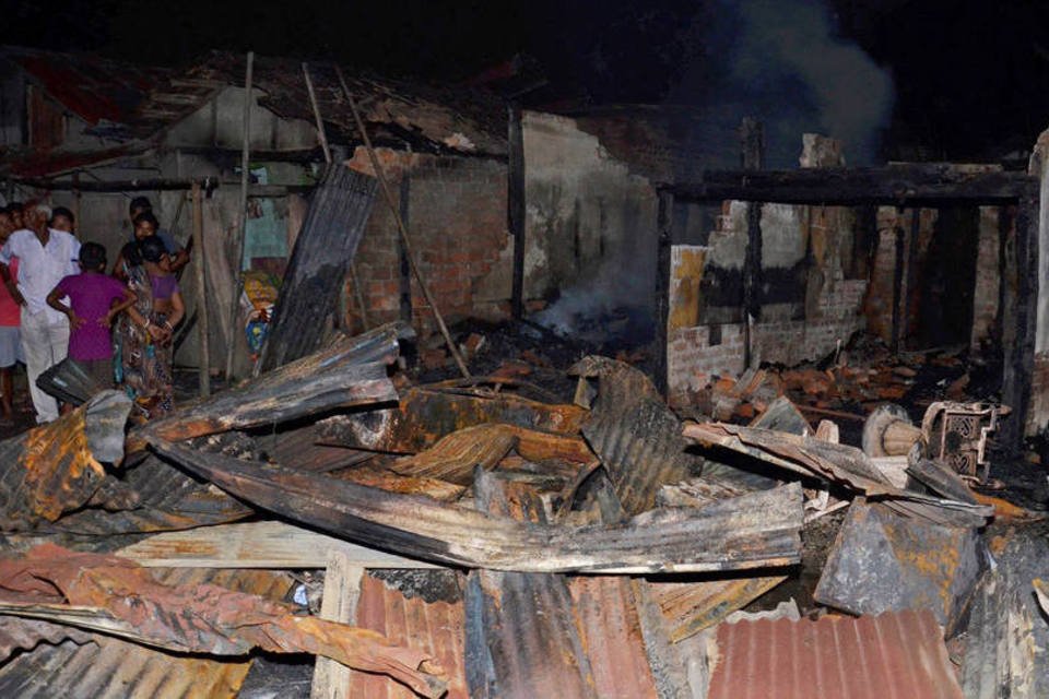 Ataque em mercado deixa 12 mortos na Índia