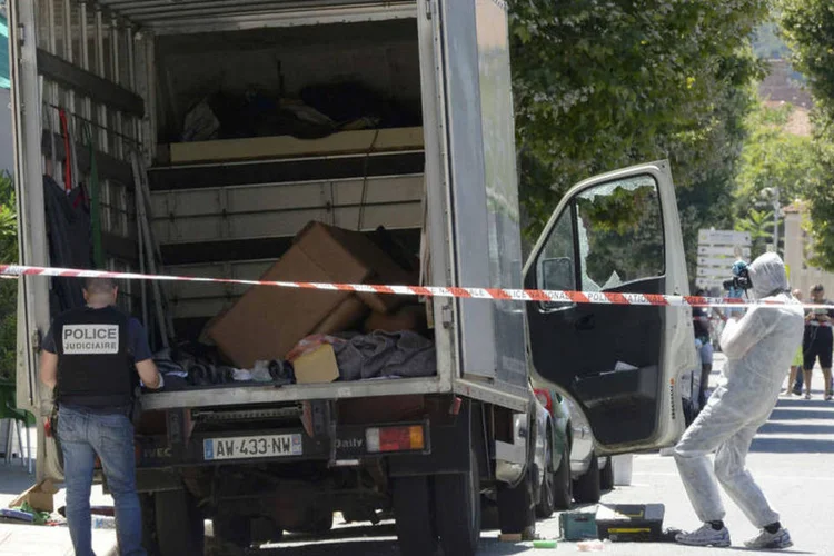
	Atentado em Nice: o homem n&atilde;o era conhecido das autoridades tunisianas por manter vis&otilde;es radicais ou isl&acirc;micas
 (Jean-Pierre Amet / Reuters)