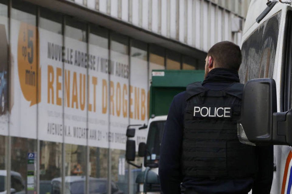 Polícia belga detém mais um suspeito dos ataques de Bruxelas