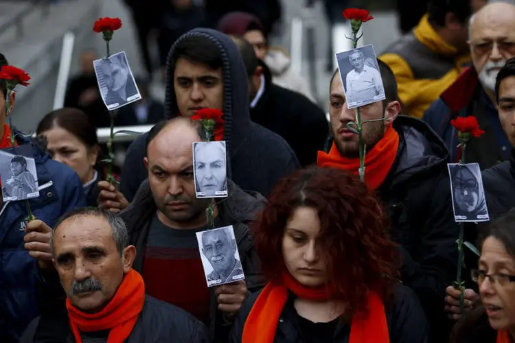 
	Atentado: &quot;os pa&iacute;ses europeus n&atilde;o prestam aten&ccedil;&atilde;o, como se dan&ccedil;assem em um campo minado&quot;
 (Umit Bektas / Reuters)