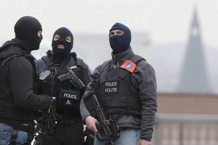 
	Opera&ccedil;&atilde;o policial: o suspeito foi indiciado por participa&ccedil;&atilde;o em atividades de um grupo terrorista, segundo o Minist&eacute;rio P&uacute;blico federal informou
 (Christian Hartmann / Reuters)