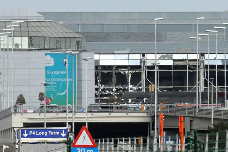 
	Aeroporto de Zaventem: principal aeroporto do pa&iacute;s n&atilde;o tem sido usado para voos de passageiros desde que dois supostos militantes isl&acirc;micos realizaram ataques suicidas
 (Sylvain Lefevre / Getty Images)