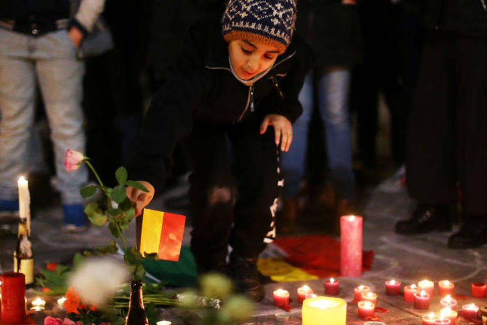Número de mortos nos atentados de Bruxelas cai para 32