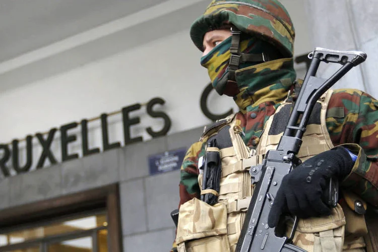 
	Bruxelas: &quot;O destino da Europa &eacute; a paz e a seguran&ccedil;a. Temos que estar &agrave; altura do destino da Europa que est&aacute; agora amea&ccedil;ado&quot;
 (Vincent Kessler / Reuters)
