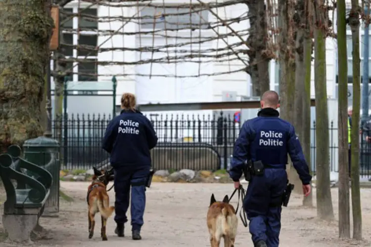 Bélgica: além das prisões, os investigadores conduziram "oito operações" em várias cidades belgas (Nicolas Maeterlinck / AFP)
