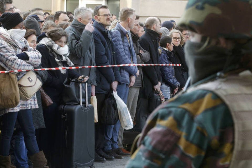 Após atentados, 2 linhas de metrô são reabertas em Bruxelas