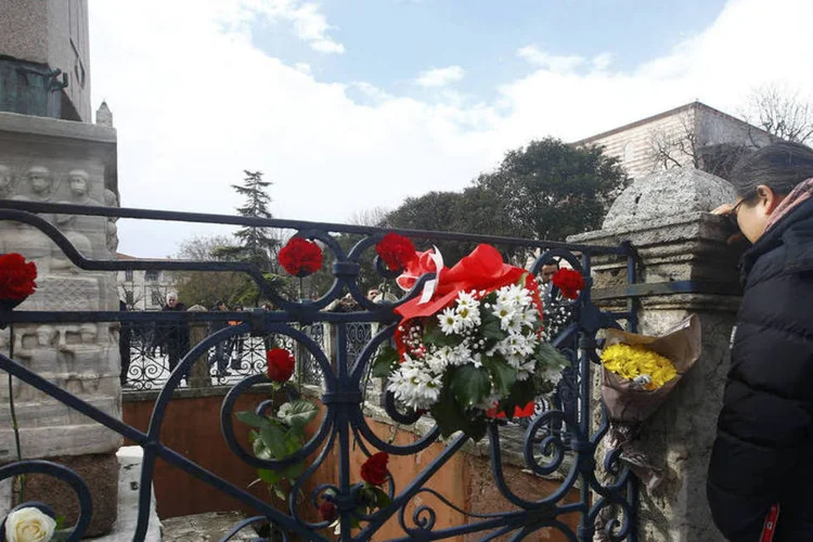 
	Atentado: alem&atilde;es s&atilde;o turistas muito frequentes na Turquia e oito morreram no atentado
 (Osman Orsal / Reuters)