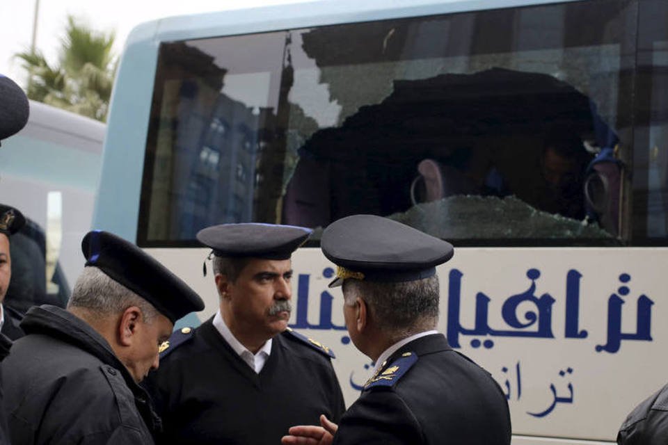 EI reivindica ataque em frente a hotel no Cairo