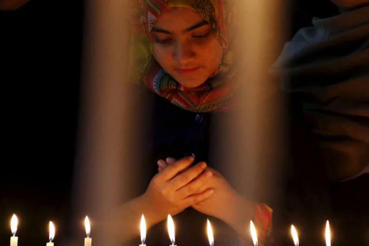 
	Paquist&atilde;o: ano passado um esc&acirc;ndalo de pedofilia revelou que 19 menores foram gravadas em v&iacute;deos e em fotografias por uma rede formada por 17 pessoas
 (Khuram Parvez / Reuters)