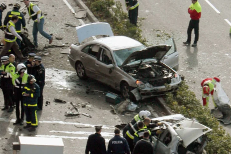 
	Carro bomba explode em Madri em atentado do ETA: a organiza&ccedil;&atilde;o continua sem anunciar sua dissolu&ccedil;&atilde;o e sem entregar as armas
 (Denis Doyle/ Getty Images)