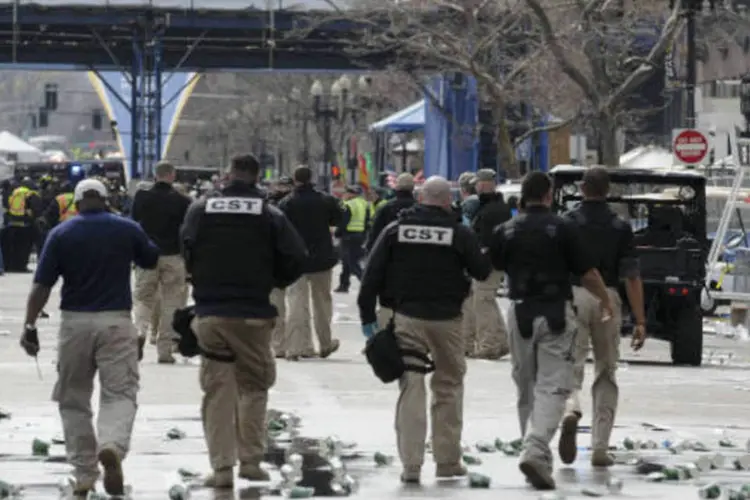 
	A pol&iacute;cia de Boston achou pelo menos dois artefatos que foram desarmados. Uma terceira explos&atilde;o ainda foi registrada na biblioteca John Fitzgerald Kennedy
 (REUTERS/Neal Hamberg)