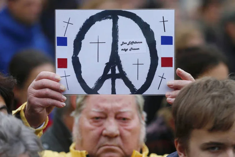 
	Atentados em Paris: os dois homens haviam sido detidos em dezembro em um centro de refugiados na &Aacute;ustria e eram alvos de uma ordem de pris&atilde;o europeia
 (Hannibal Hanschke / Reuters)