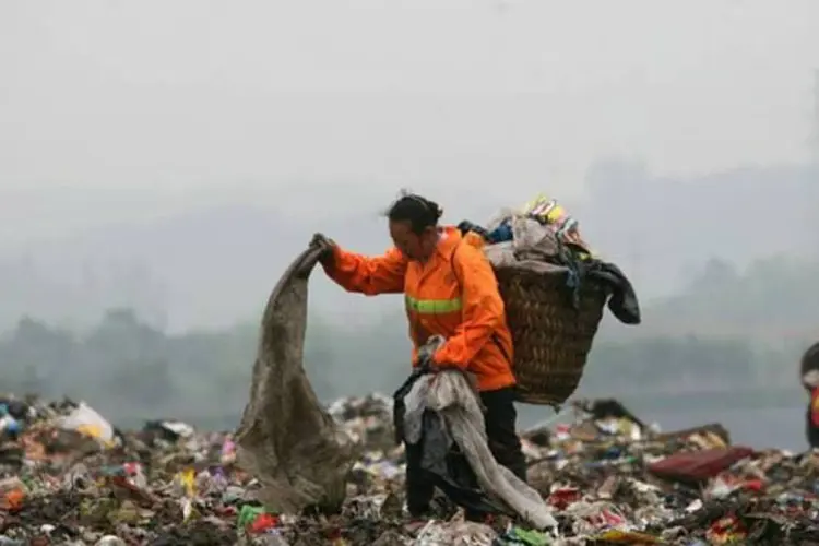 Coordenador do Movimento dos Catadores de Materiais Recicláveis calcula que o volume reciclado pelas cooperativas independentes chegue a 900 toneladas diárias (Getty Images)