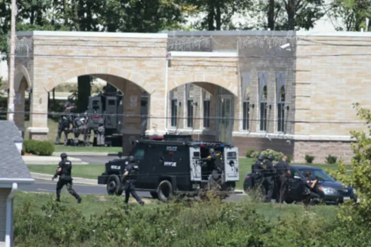 Templo em Wisconsin: autor do massacre que deixou seis mortos no local se suicida após levar tiro de policial (Getty Images)